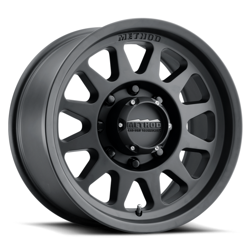 Method MR704 HD 17x9 18mm Offset 8x6.5 130.81mm CB Matte Black Wheel MR70479080518H