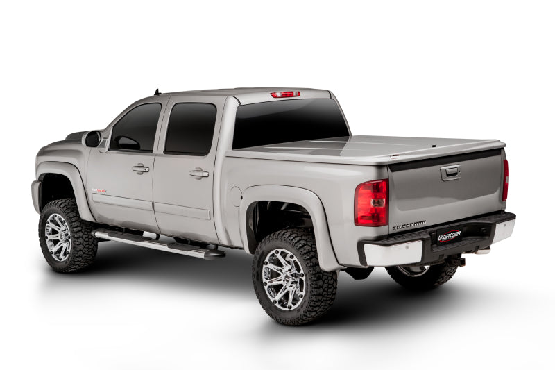 UnderCover 14-18 Chevy Silverado 1500 (19 Legacy) 5.8ft Lux Bed Cover Silver Ice UC1116L-GAN