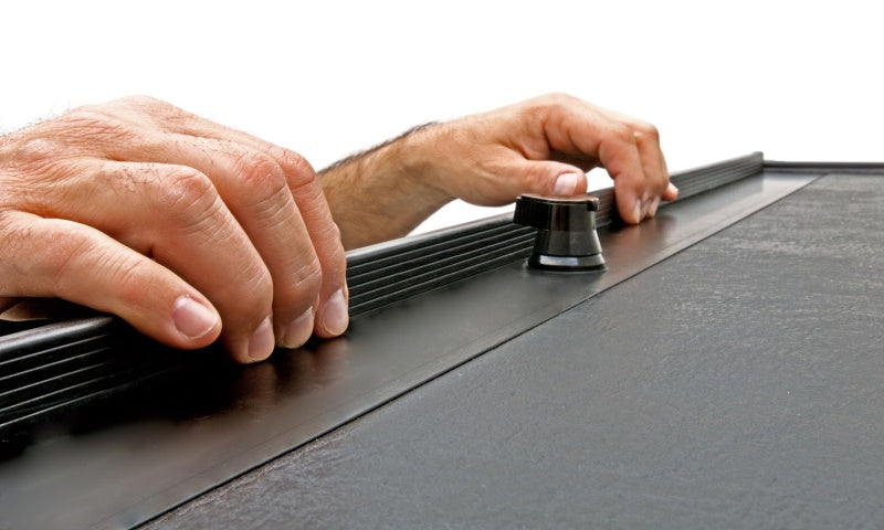 Roll-N-Lock 05-15 Toyota Tacoma Regular Cab Access Cab/Double Cab LB 73in M-Series Tonneau Cover LG502M