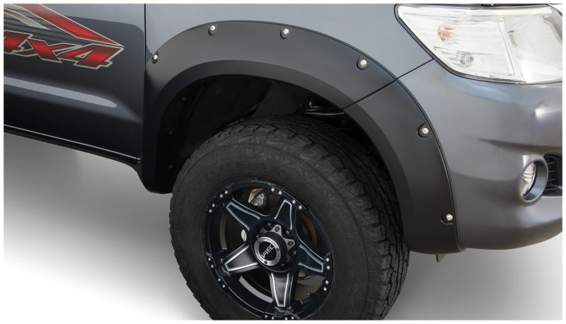 Bushwacker 11-13 Toyota Hilux Pocket Style Flares 4pc 59.8in Bed Black 31929-02