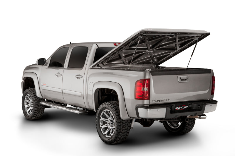 UnderCover 14-18 Chevy Silverado 1500 (19 Legacy) 5.8ft Lux Bed Cover Silver Ice UC1116L-GAN