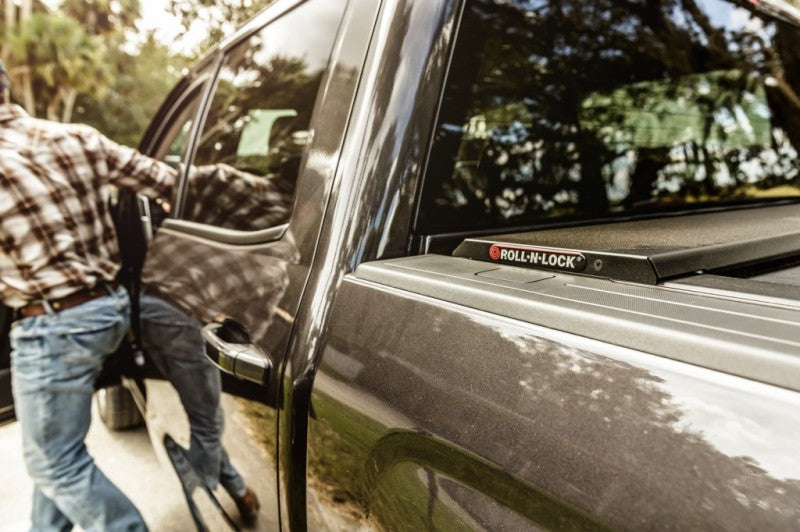 Roll-N-Lock 15-18 Chevy Silverado/Sierra 2500/3500 SB 77-3/8in A-Series Retractable Tonneau Cover BT221A