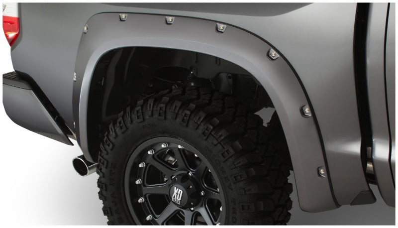 Bushwacker 14-18 Toyota Tundra Fleetside Pocket Style Flares 4pc 66.7/78.7/97.6in Bed Black 30918-02