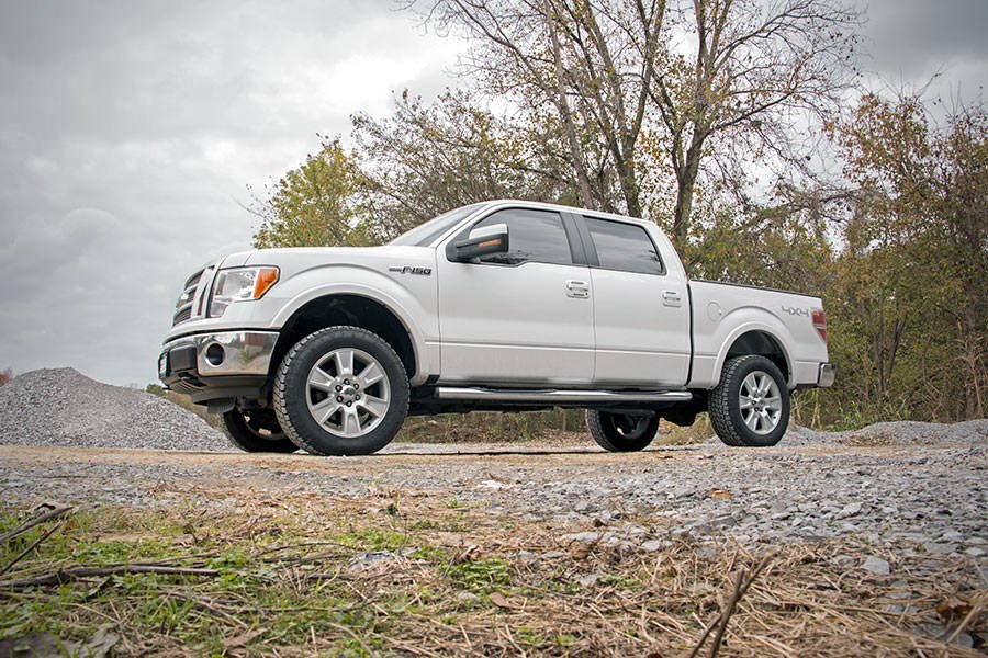 Rough Country 2 Inch Lift Kit M1 Struts/M1 Ford F-150 4Wd (2009-2013) 56840