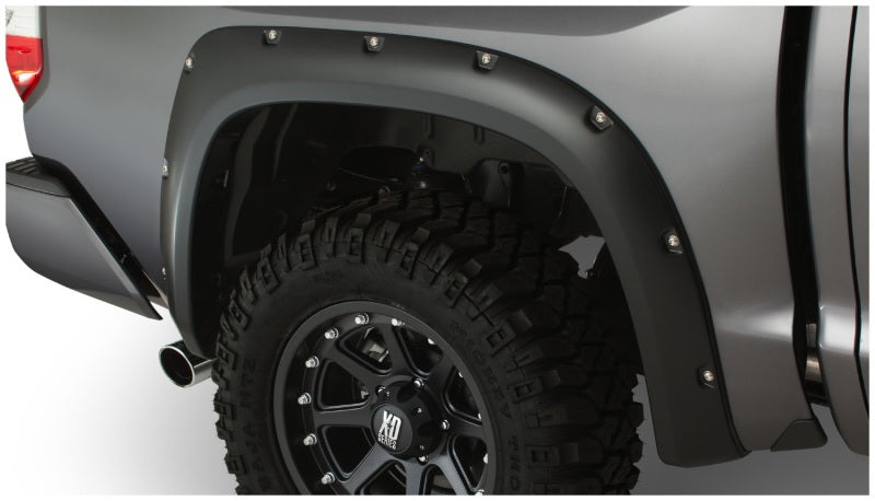 Bushwacker 14-18 Toyota Tundra Fleetside Pocket Style Flares 4pc 66.7/78.7/97.6in Bed Black 30918-02