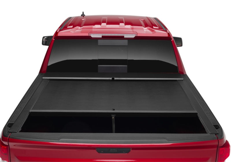 Roll-N-Lock 16-18 Toyota Tacoma Crew Cab SB 60-1/2in M-Series Retractable Tonneau Cover LG530M