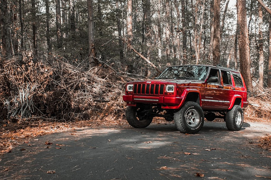 Rough Country 4.5 Inch Lift Kit Rr Springs compatible with Jeep Cherokee Xj 2Wd/4Wd (84-01) 633N2