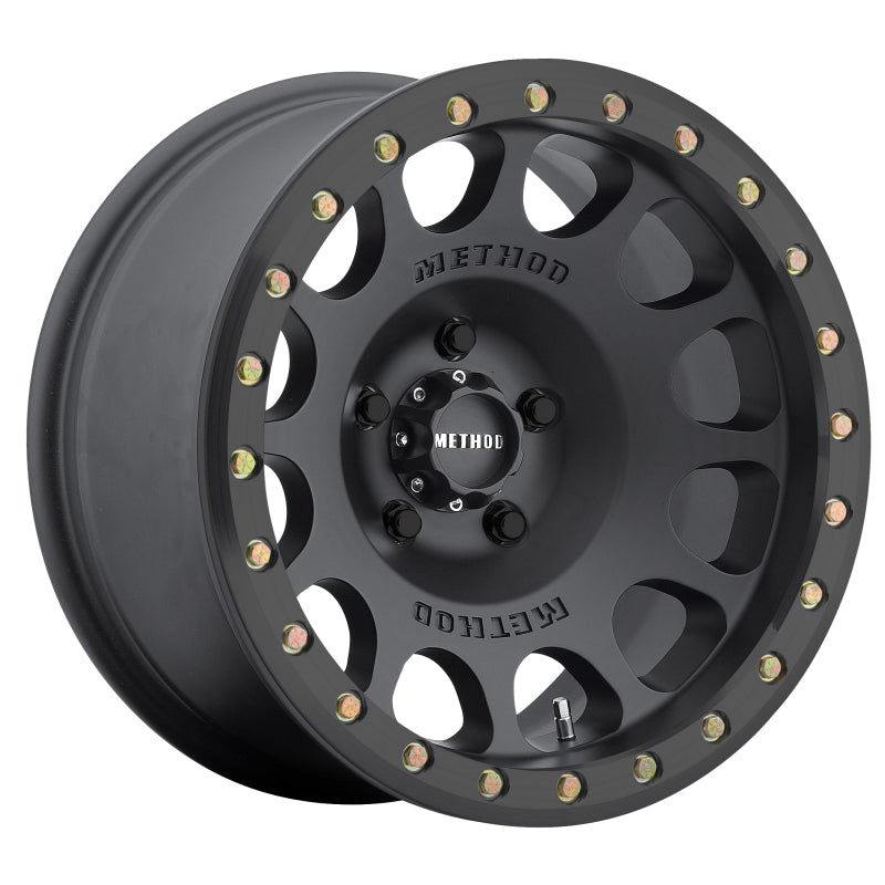 Method MR105 Beadlock 17x8.5 0mm Offset 6x5.5 108mm CB Matte Black w/BH-H24125 Wheel MR10578560500B