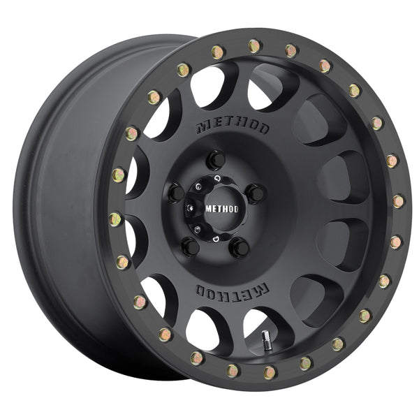 Method MR105 Beadlock 17x8.5 0mm Offset 5x5.5 108mm CB Matte Black w/BH-H24125 Wheel MR10578555500B