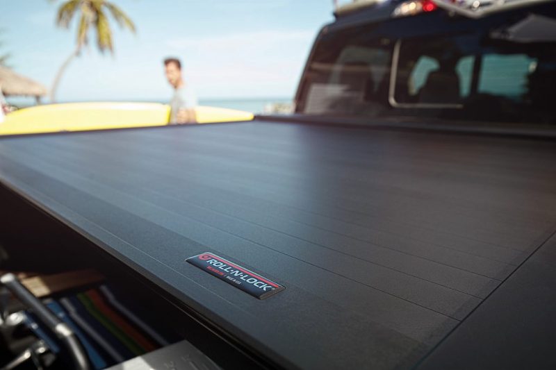 Roll-N-Lock 15-17 Ford F-150 65-5/8in E-Series Retractable Tonneau Cover RC101E