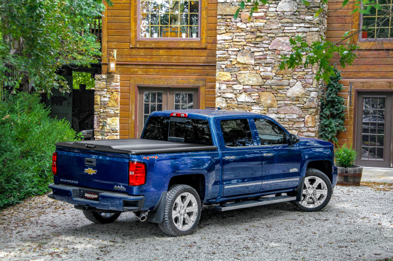 UnderCover 14-18 Chevy Silverado 1500 (19 Legacy) 5.8ft Elite Bed Cover Black Textured UC1118