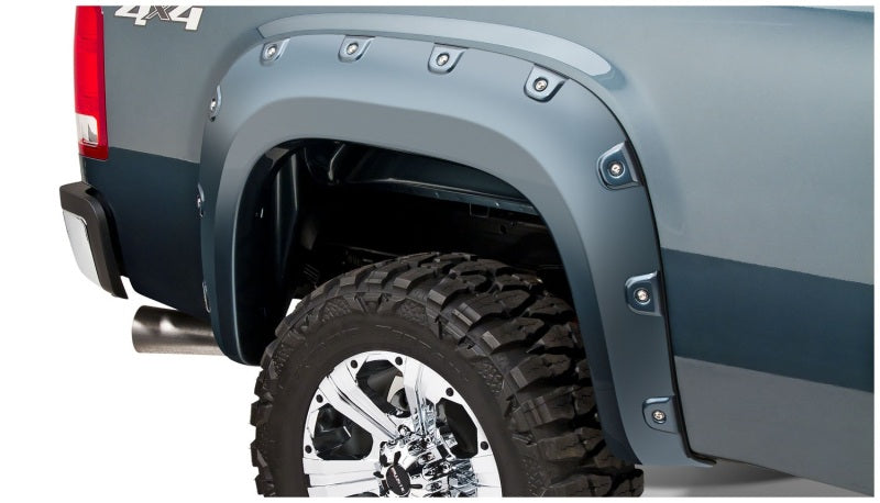 Bushwacker 11-14 GMC Sierra 3500 Fleetside Boss Pocket Style Flares 4pc Excludes Dually Black 40953-02