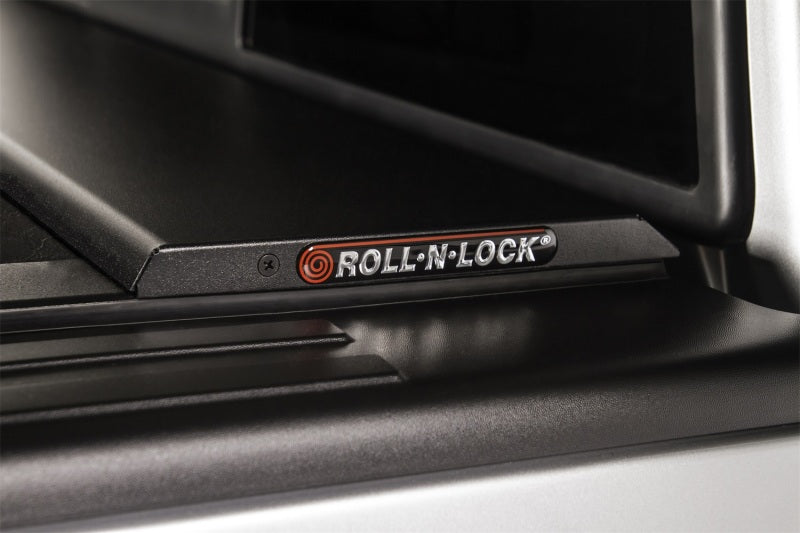 Roll-N-Lock 07-13 Chevy Silverado/Sierra 1500 XSB 67-3/4in M-Series Retractable Tonneau Cover LG271M