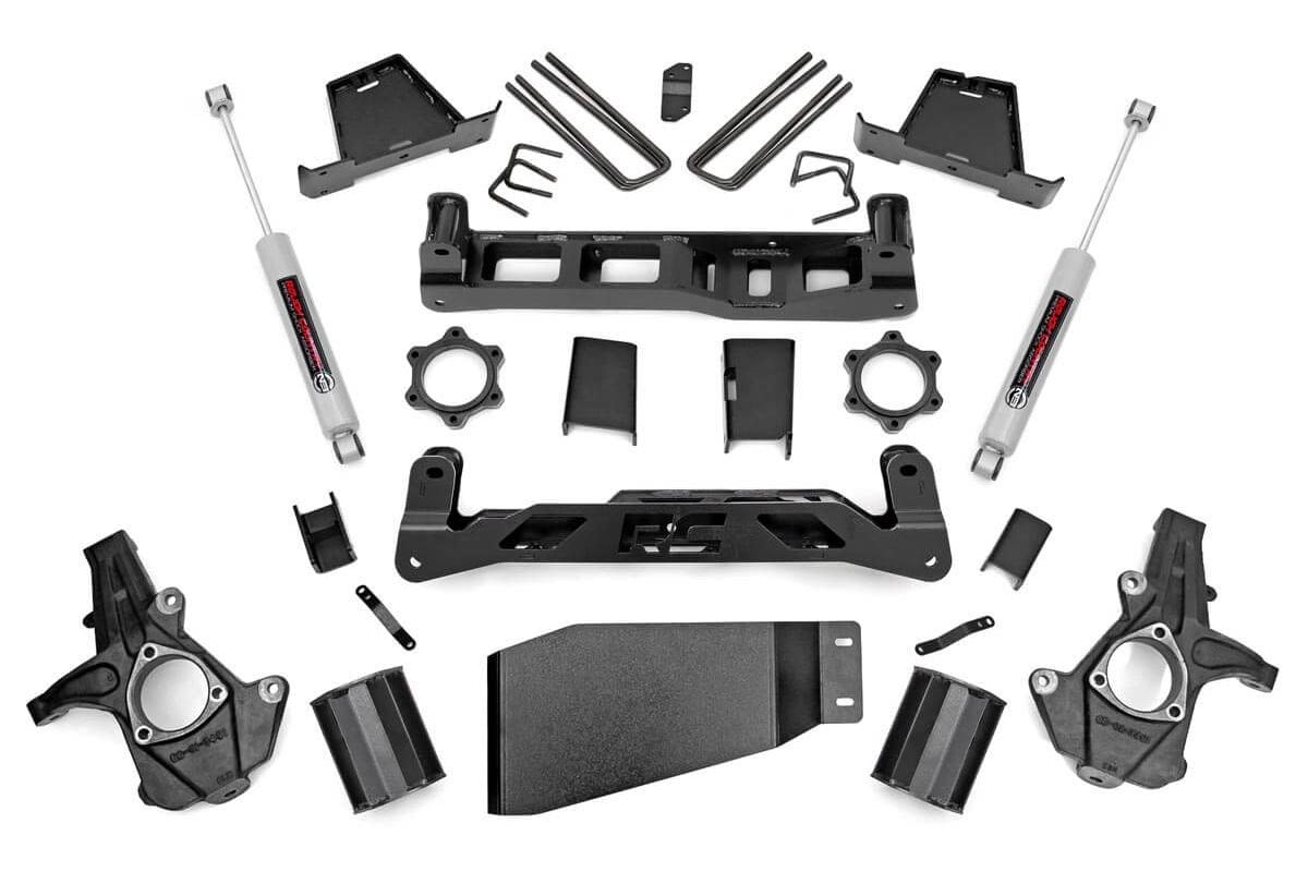 Rough Country 7.5 Inch Lift Kit Fits Chevy/GMC 1500 4WD (07-13) 26430