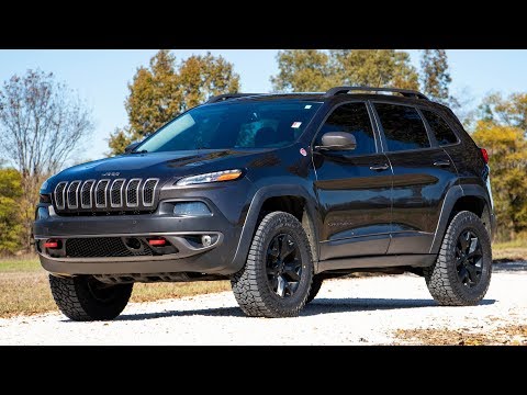 Rough Country 2 Inch Leveling Lift Kit compatible with Jeep Cherokee Kl 2Wd/4Wd (2014-2023) 60400