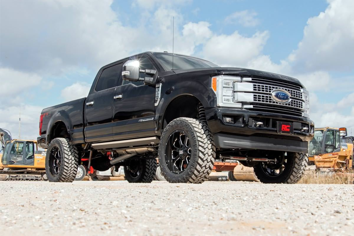 Rough Country 6 Inch Lift Kit Ovlds Fits Ford F-250/F-350 Super Duty 4WD (17-22) 51720