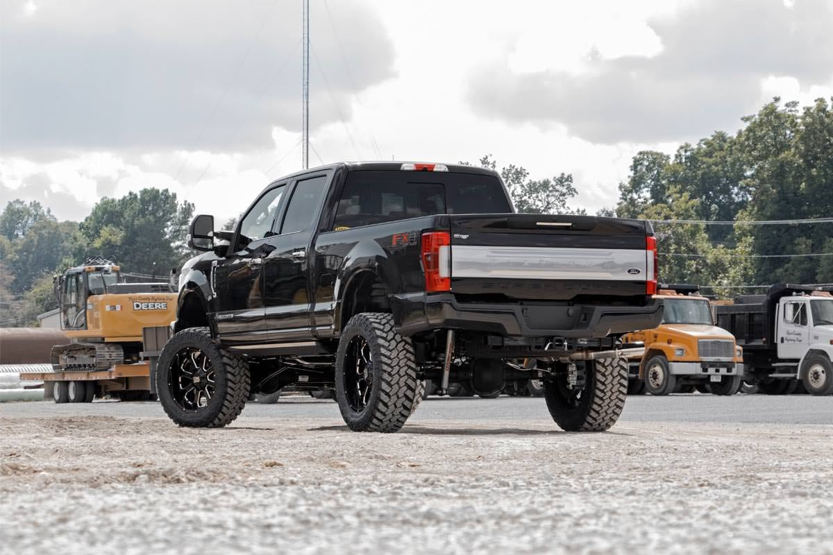 Rough Country 6 Inch Lift Kit 4-Link Ovld Fits Ford F-250/F-350 Super Duty (17-22) 56020