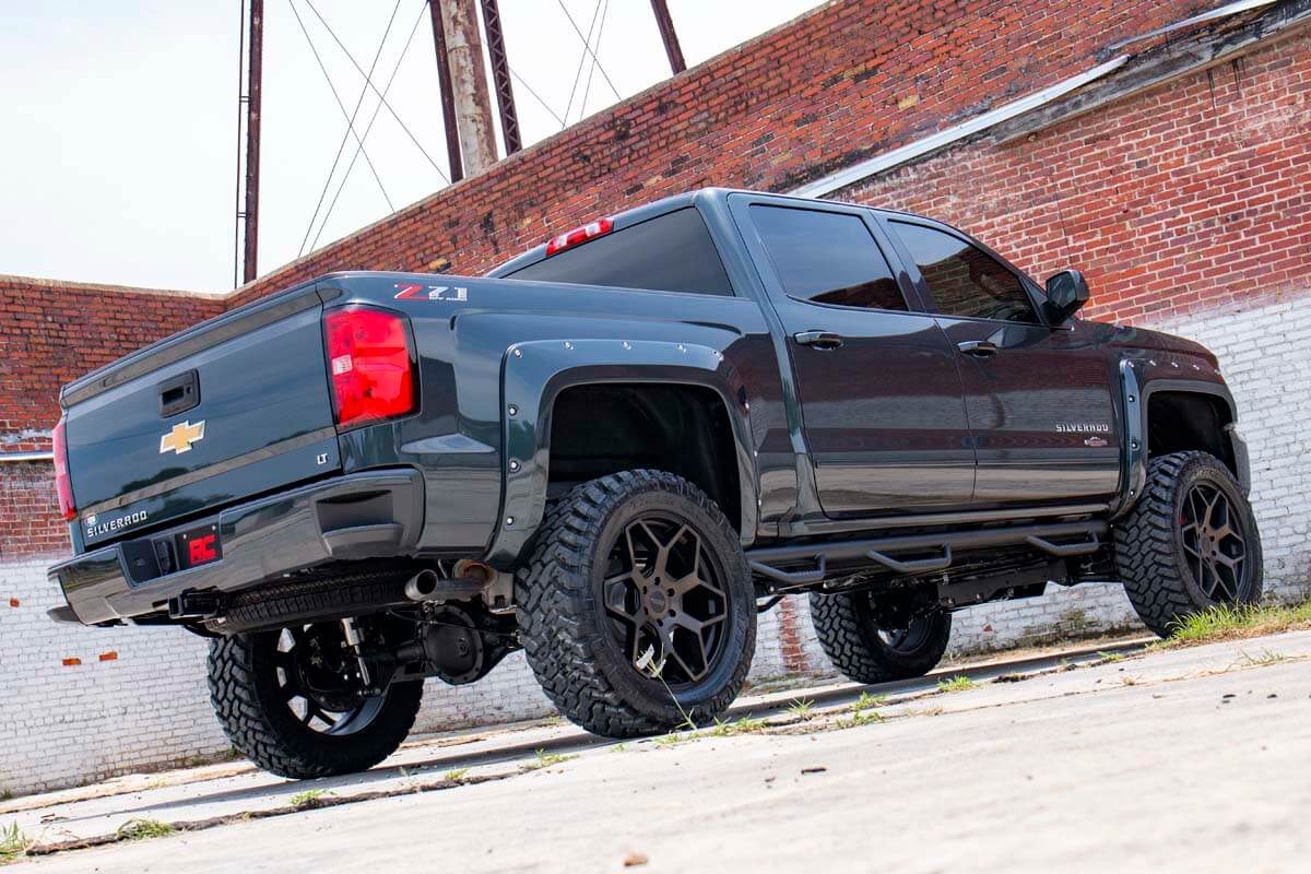 Rough Country Vertex 2.5 Adjustable Coilovers Front 6-7.5" Fits Chevy/GMC 1500 (07-18) 689001