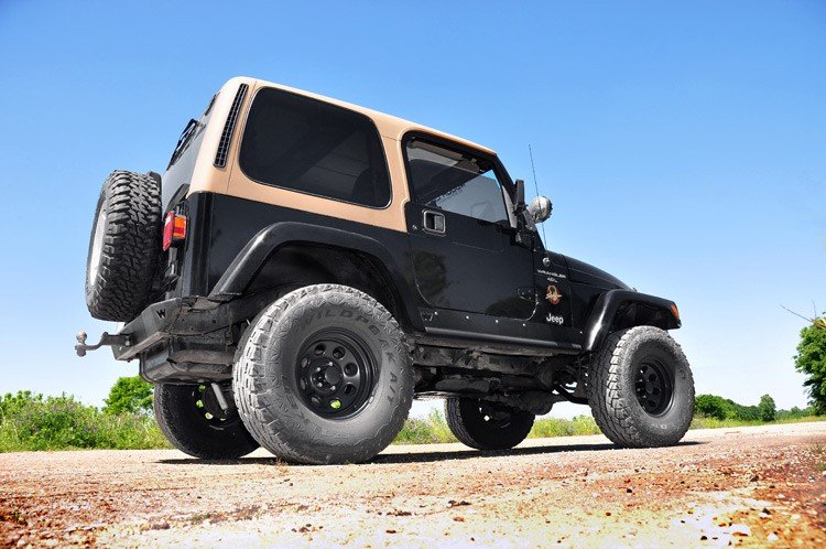 Rough Country 4 Inch Lift Kit V2 compatible with Jeep Wrangler Tj 4Wd (1997-2002) 90670