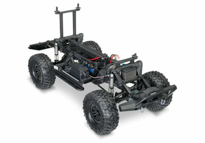 Traxxas 820564BLU 2.4GHz Land Rover Defender Crawler