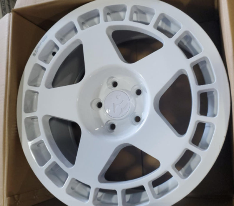 OPEN BOX FIFTEEN52 TURBOMAC FF04 RALLY WHITE18X9 5X4.5 FF04 1890 20 55 W